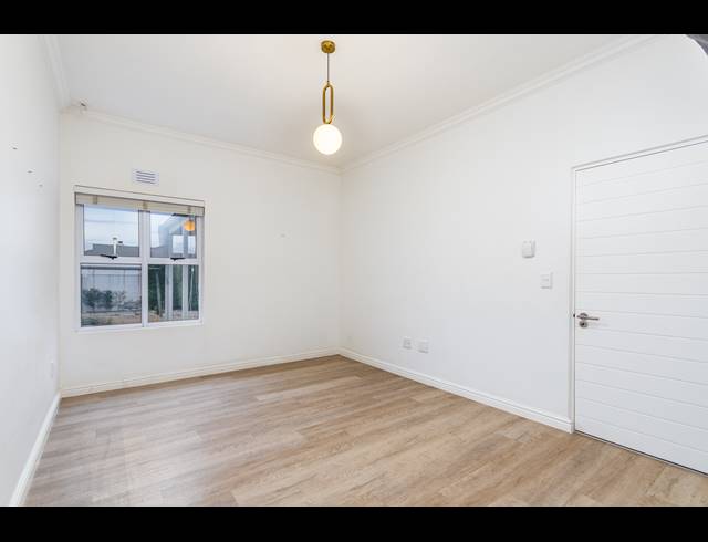 3 BEDROOM FREESTANDING FOR SALE IN SUNNINGDALE